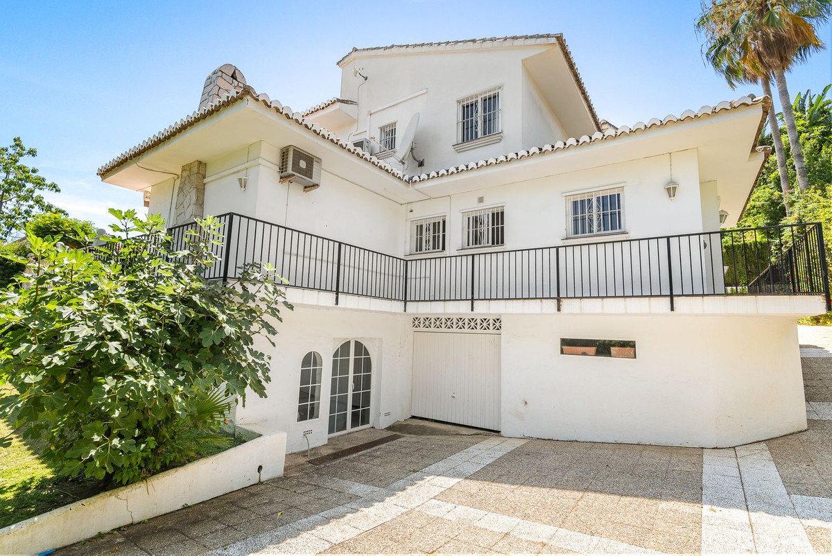 Huis te koop in Calahonda | 5 slaapkamers H5440537