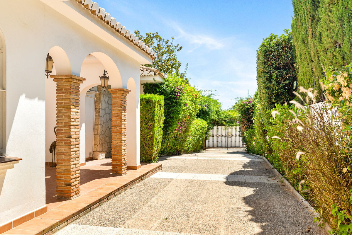 Huis te koop in Calahonda | 5 slaapkamers H5440537