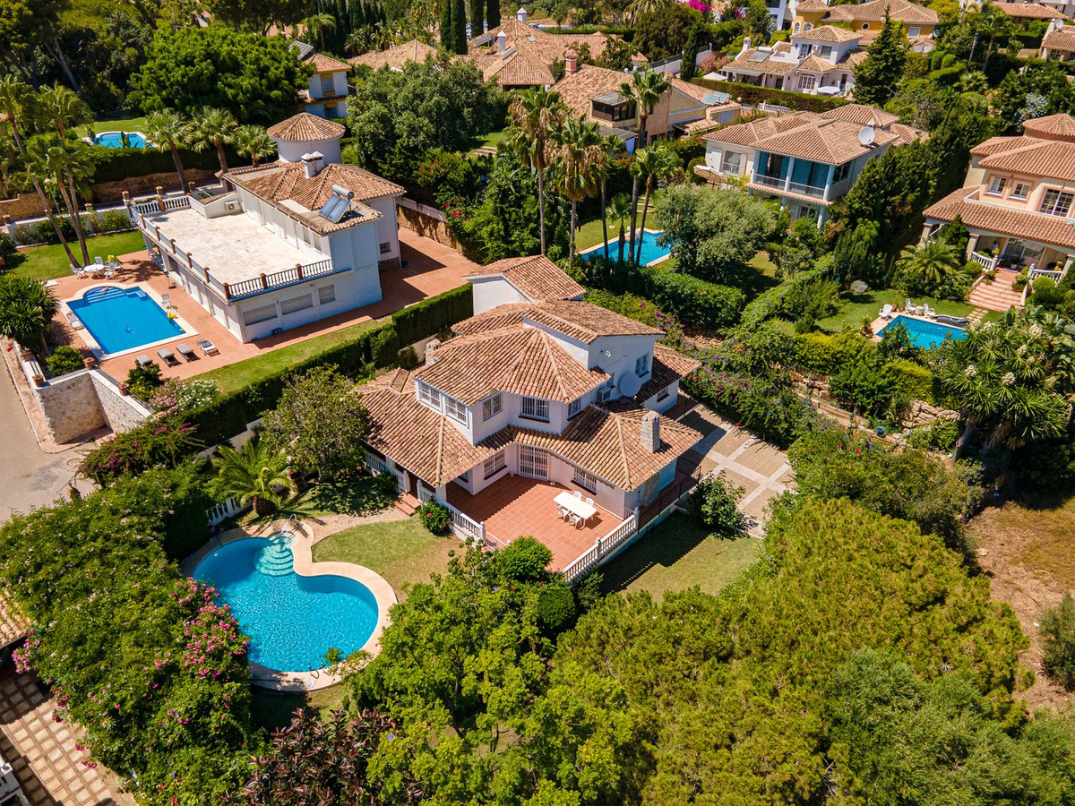 Huis te koop in Calahonda | 5 slaapkamers H5440537