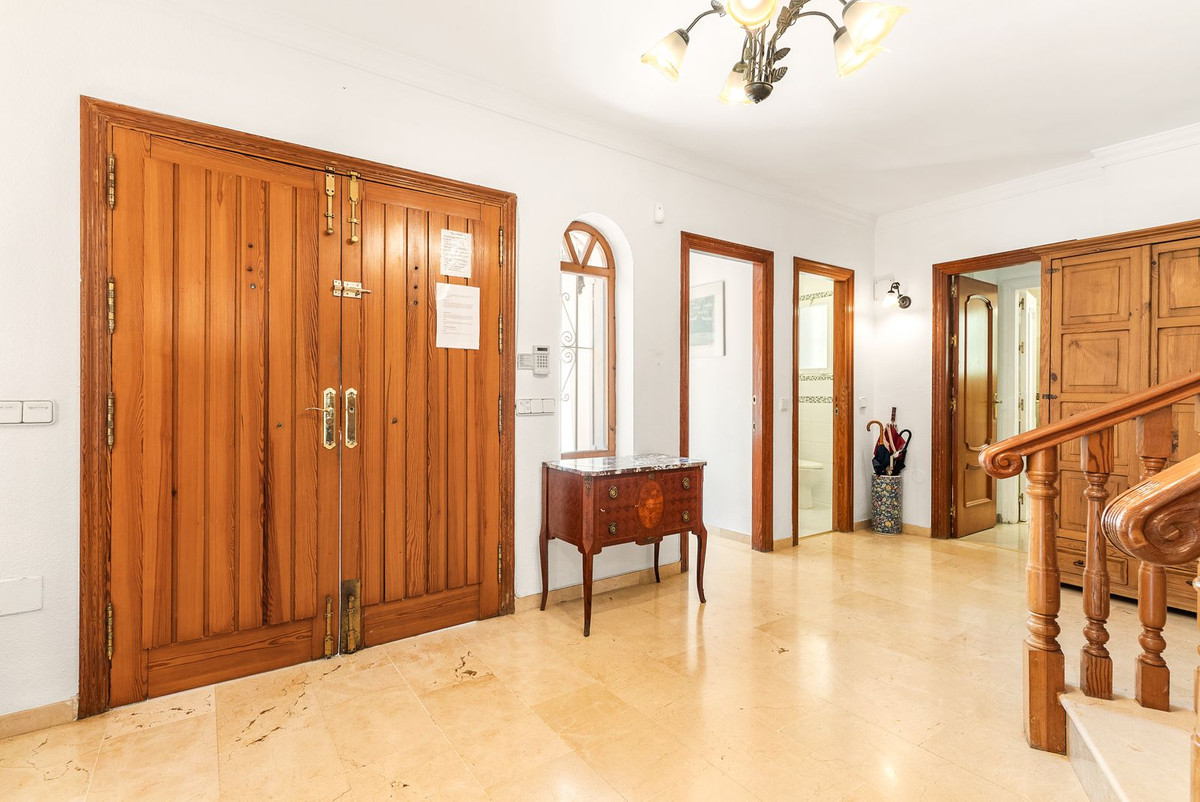 Huis te koop in Calahonda | 5 slaapkamers H5440537