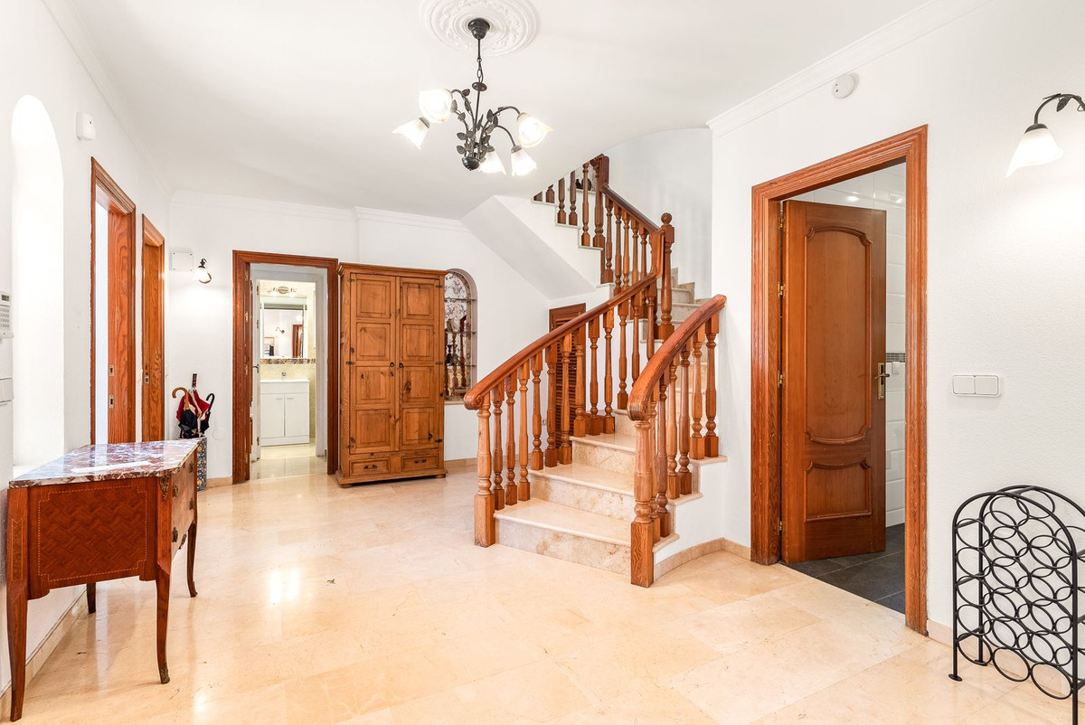 Huis te koop in Calahonda | 5 slaapkamers H5440537