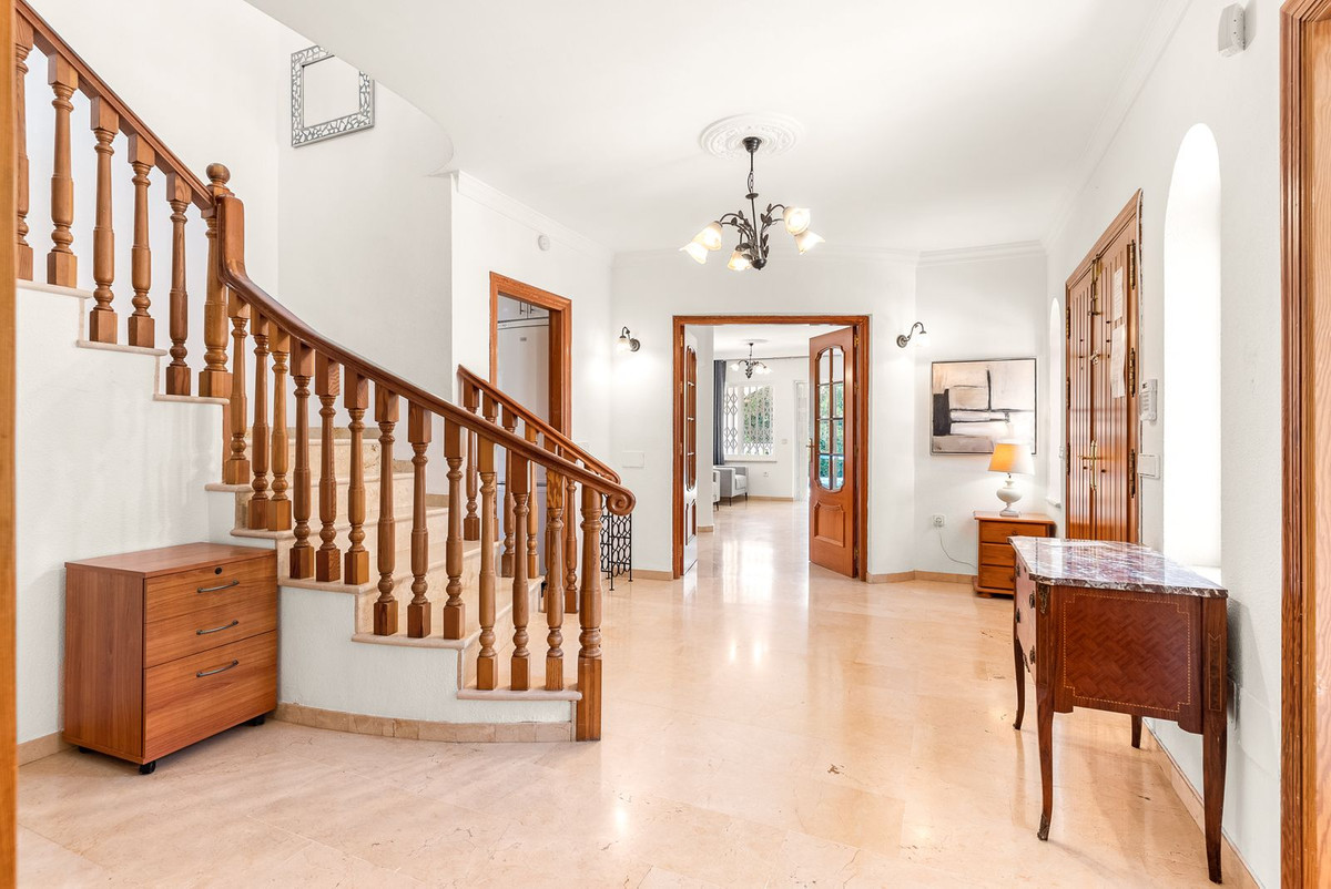 Huis te koop in Calahonda | 5 slaapkamers H5440537