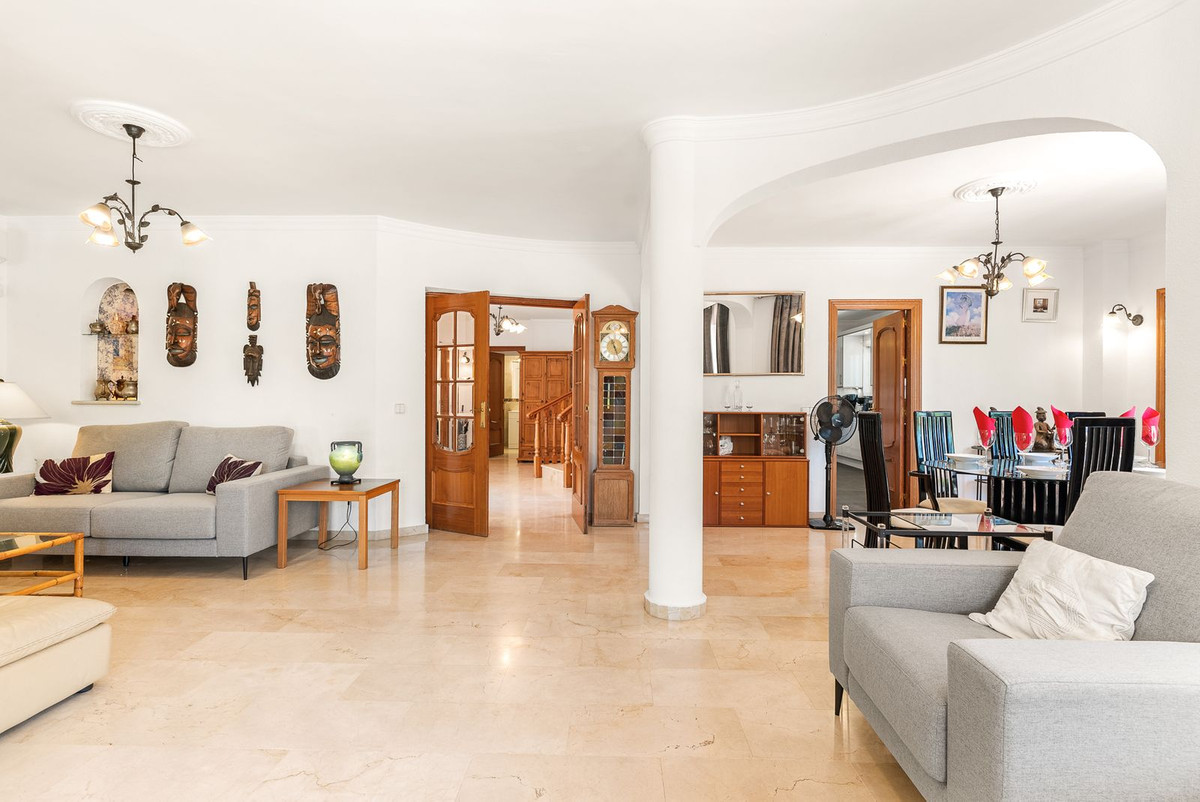 Huis te koop in Calahonda | 5 slaapkamers H5440537