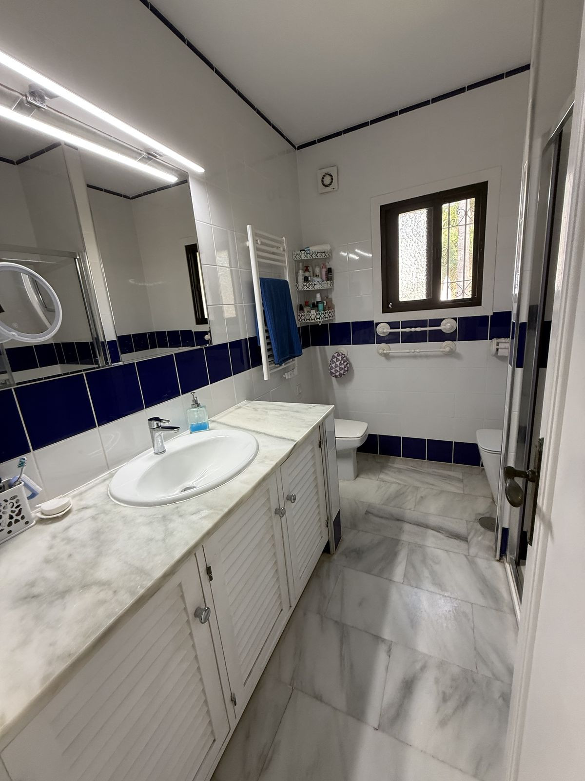 Appartement te koop in Calahonda | 4 slaapkamers H5448772