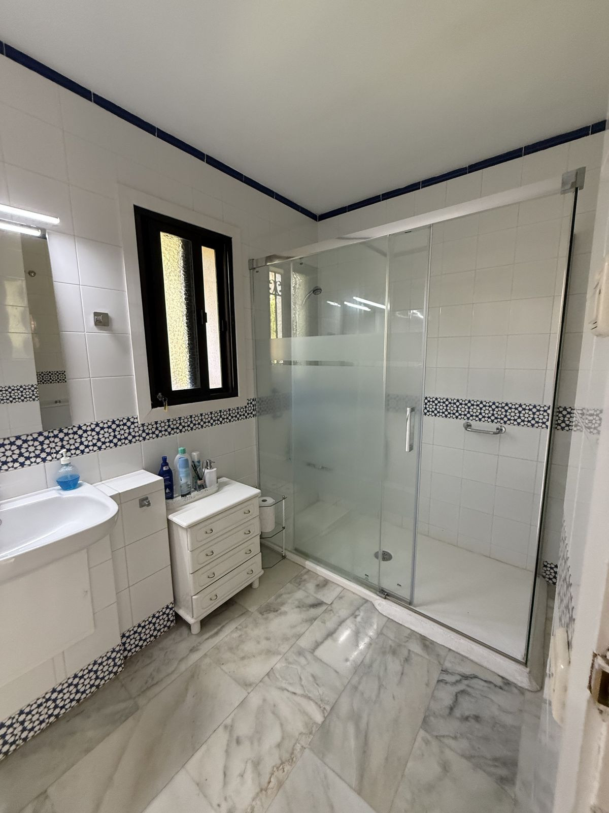 Appartement te koop in Calahonda | 4 slaapkamers H5448772