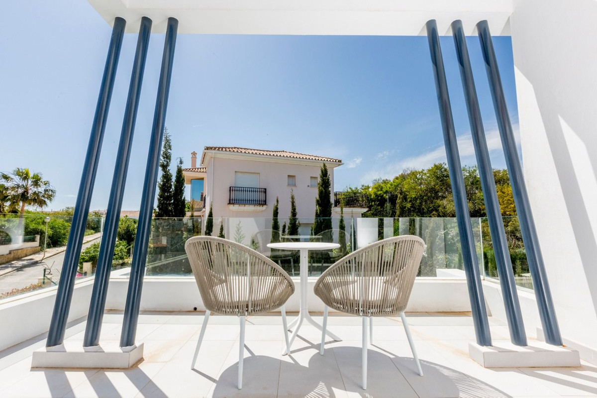 Duplex te koop in Calahonda | 4 slaapkamers H5468365