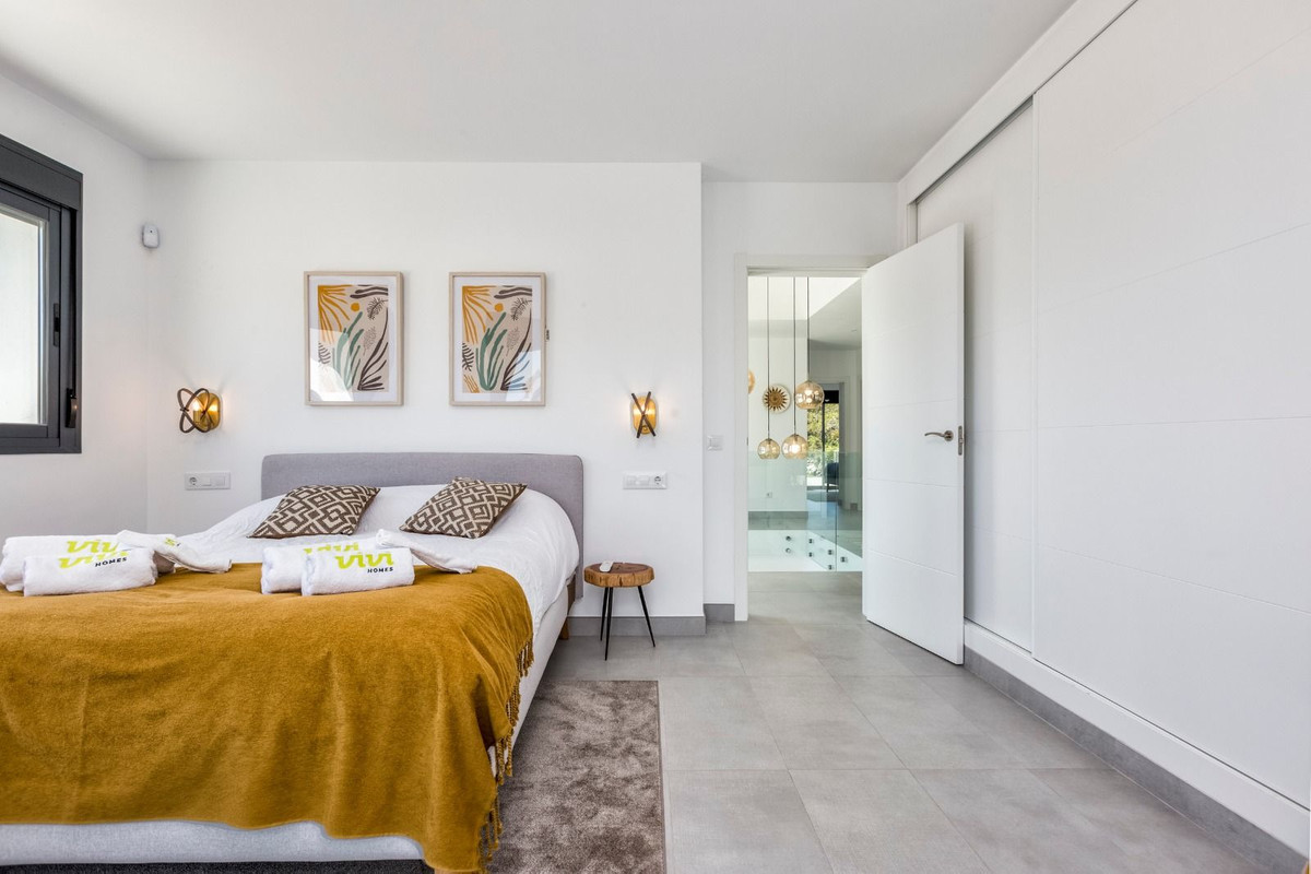 Duplex te koop in Calahonda | 4 slaapkamers H5468365