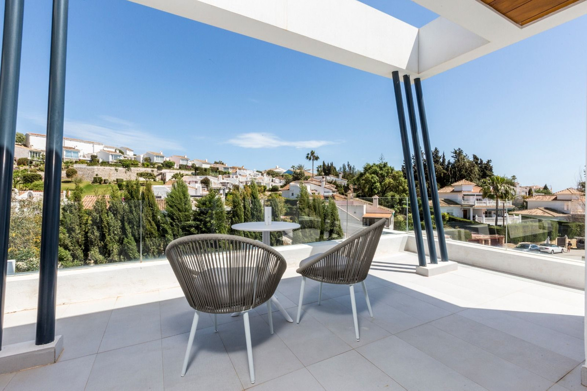 Duplex te koop in Calahonda | 4 slaapkamers H5468365