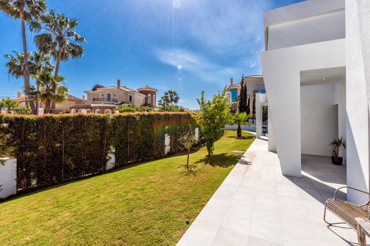 Duplex te koop in Calahonda | 4 slaapkamers H5468365