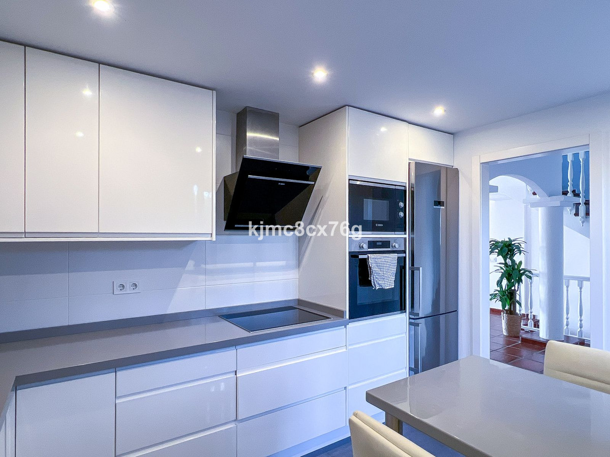 Huis te koop in Calahonda | 4 slaapkamers H5471218