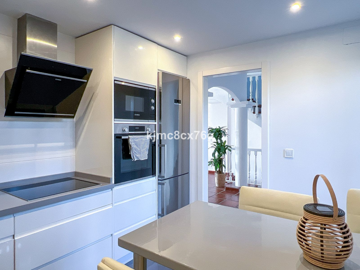 Huis te koop in Calahonda | 4 slaapkamers H5471218