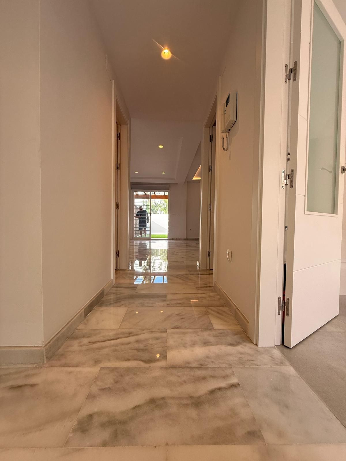 Huis te koop in Calahonda | 5 slaapkamers H5492359