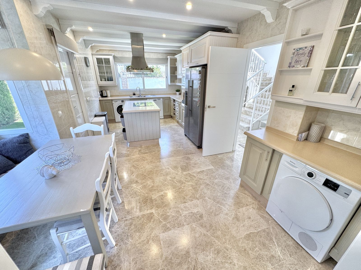 Huis te koop in Calahonda | 4 slaapkamers H5502646