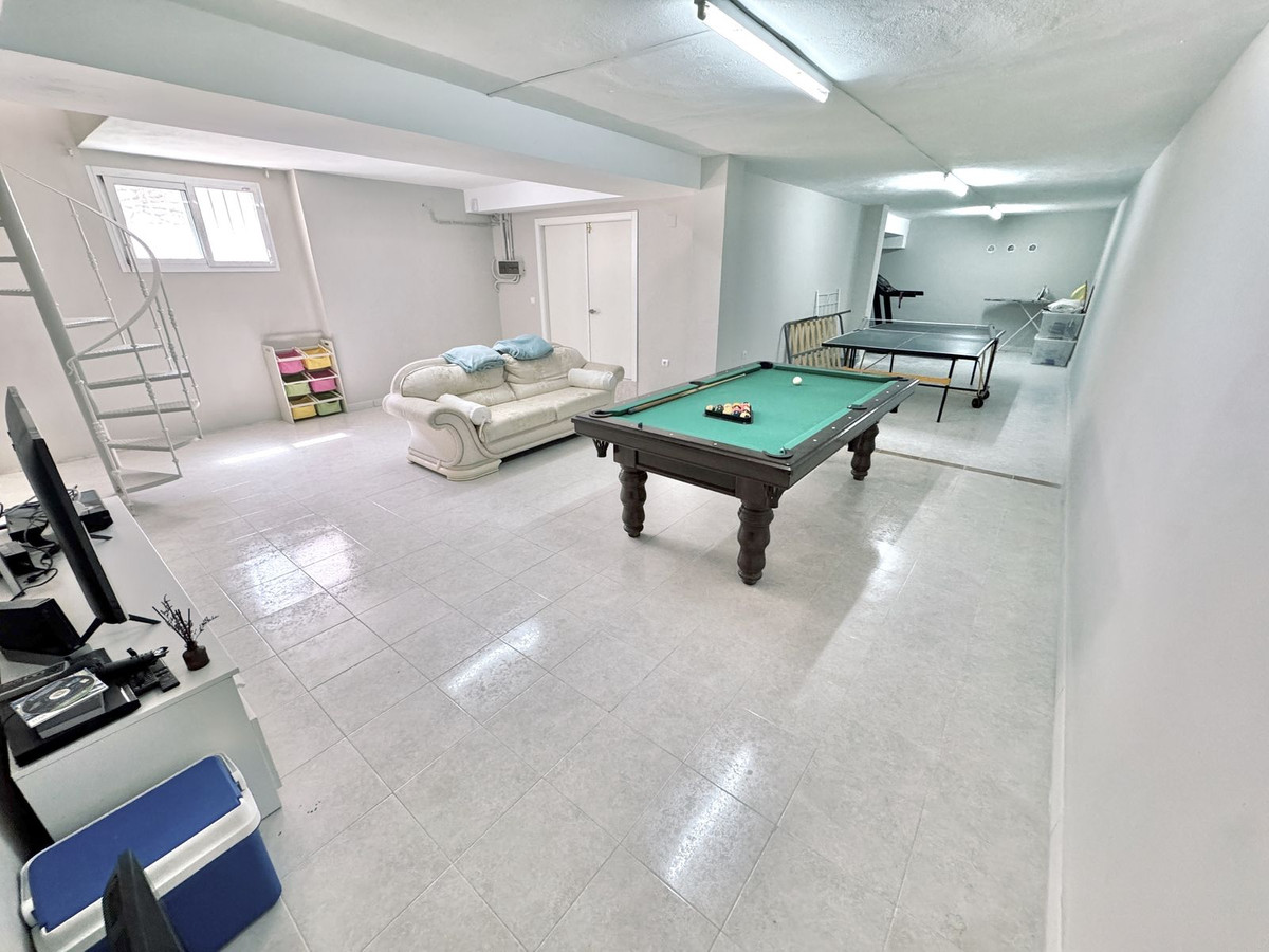 Huis te koop in Calahonda | 4 slaapkamers H5502646