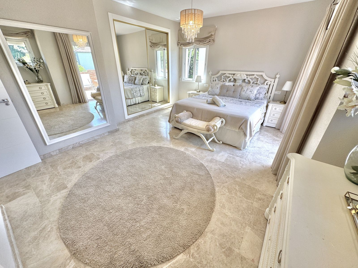 Huis te koop in Calahonda | 4 slaapkamers H5502646