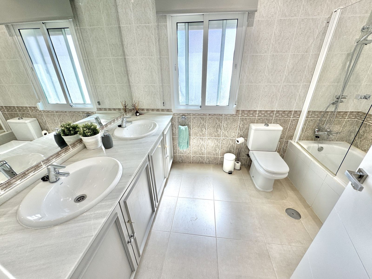 Huis te koop in Calahonda | 4 slaapkamers H5502646