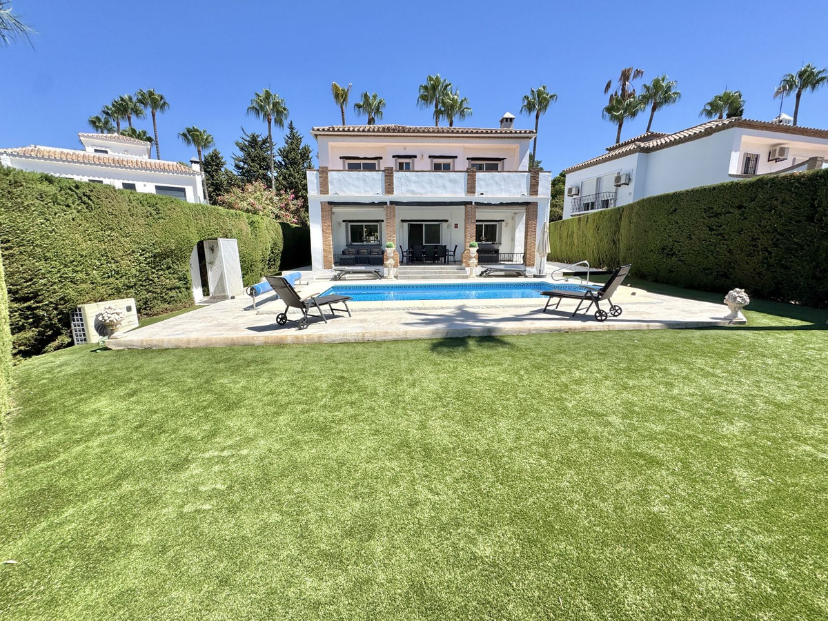 Huis te koop in Calahonda | 4 slaapkamers H5502646