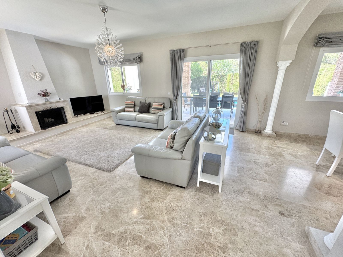 Huis te koop in Calahonda | 4 slaapkamers H5502646