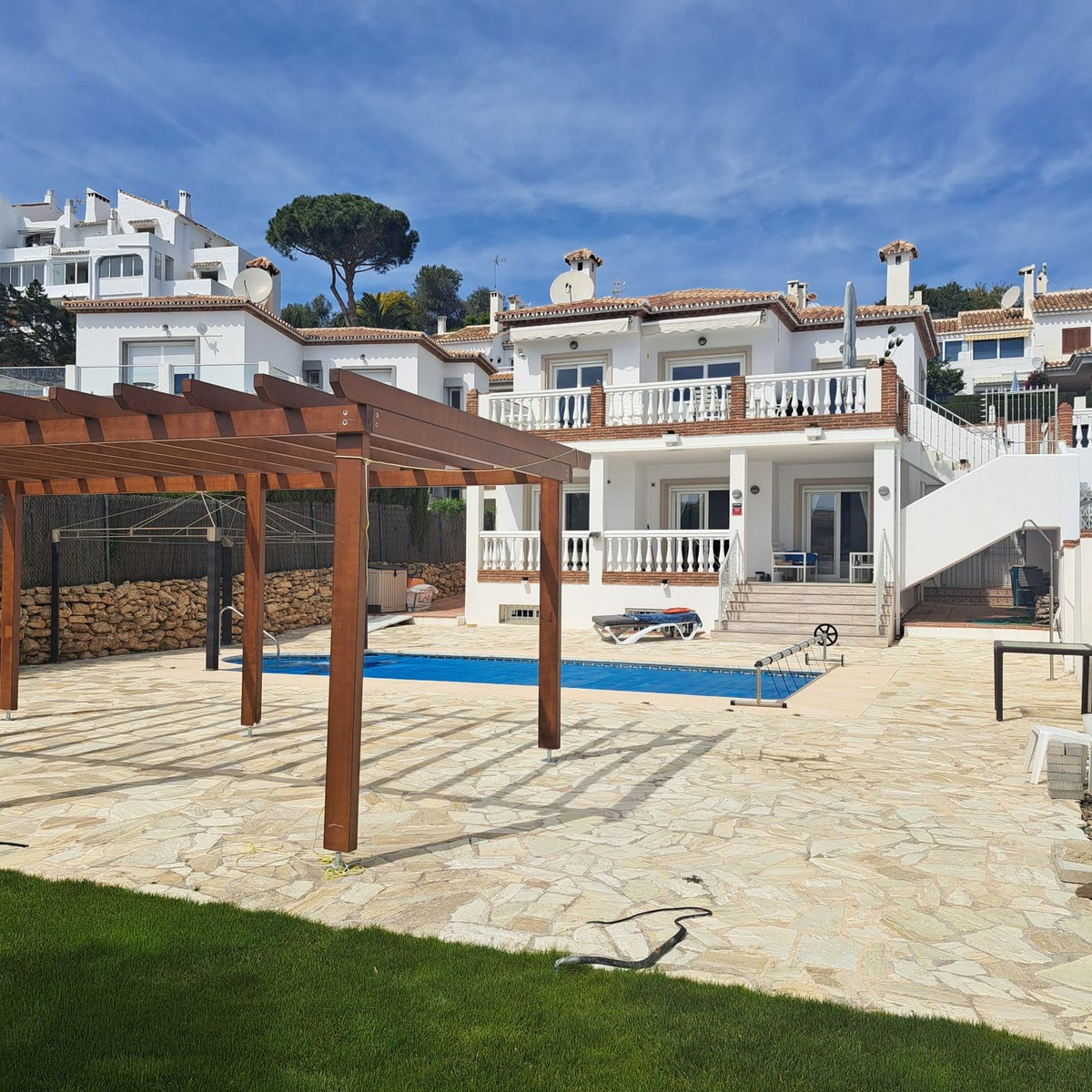 Huis te koop in Calahonda | 6 slaapkamers H5527339