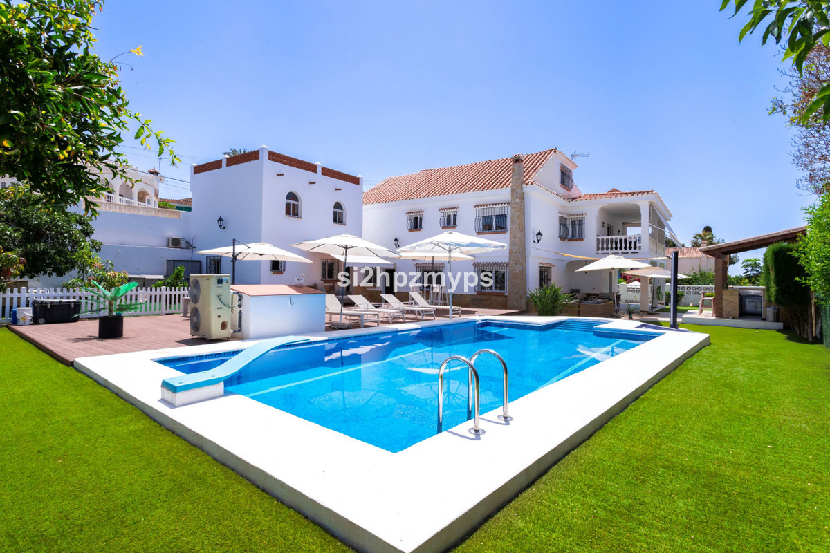 Vrijstaande Villa in Caleta de Vélez-1