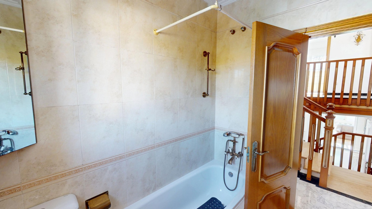 Huis te koop in Caleta de Vélez | 5 slaapkamers H5221522