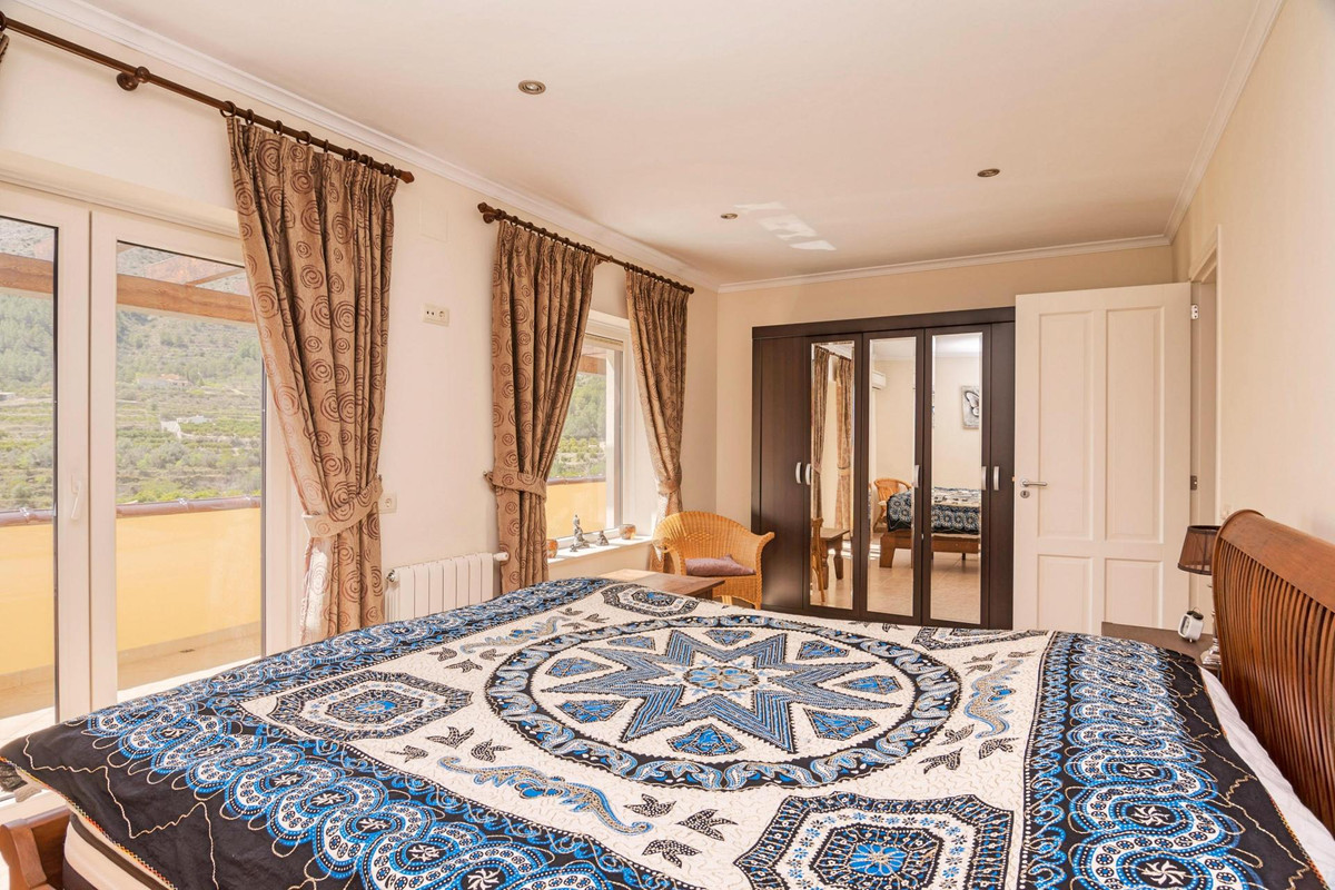 Huis te koop in Callosa d'en Sarria | 4 slaapkamers H4347538