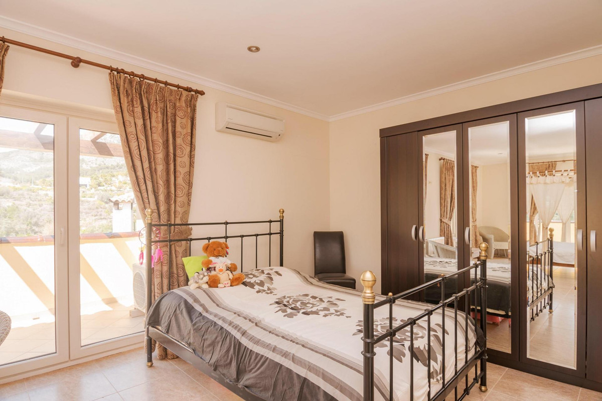 Huis te koop in Callosa d'en Sarria | 4 slaapkamers H4347538