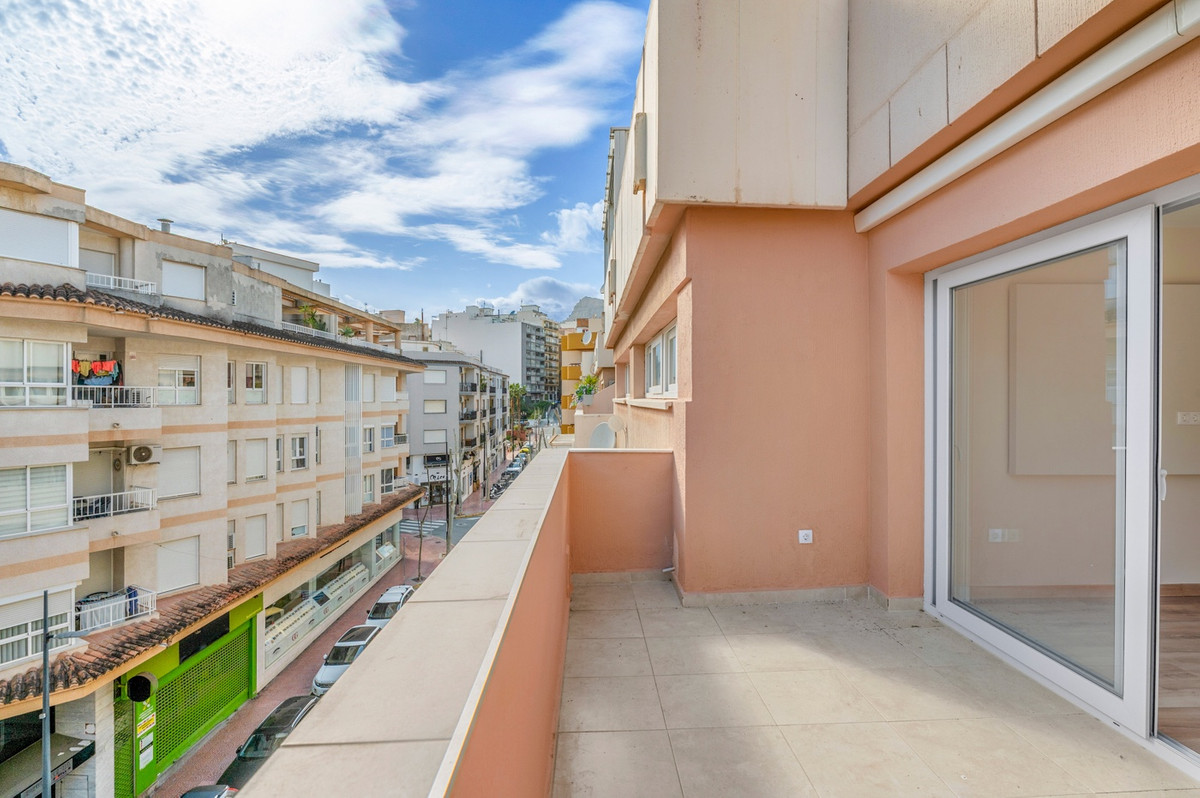 Houten Huis te koop in Calpe | 3 slaapkamers H5400880