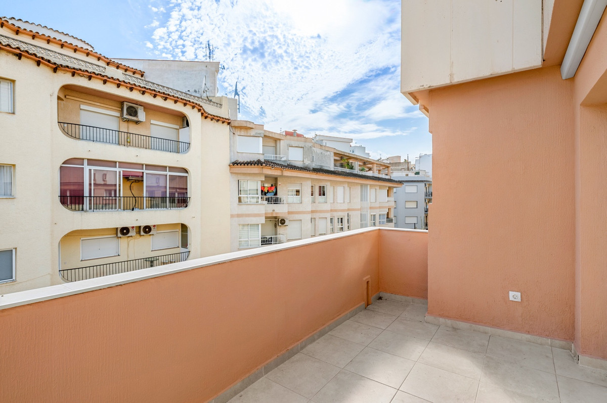 Houten Huis te koop in Calpe | 3 slaapkamers H5400880