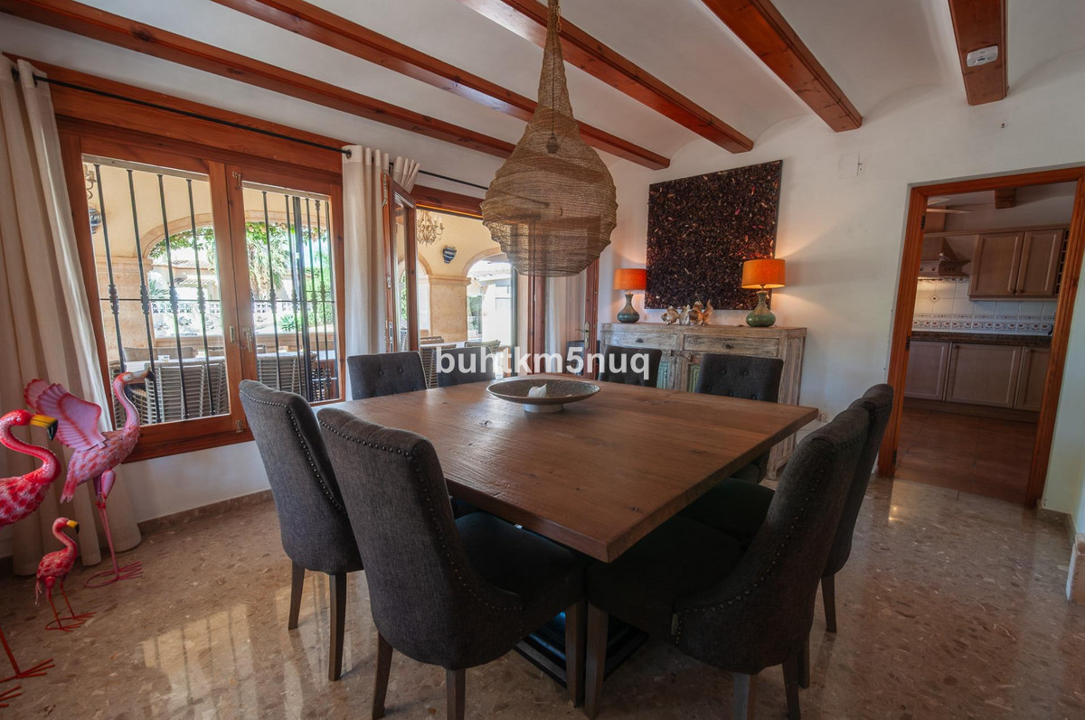 Vrijstaande Villa te koop in Calpe | 8 slaapkamers H5528032