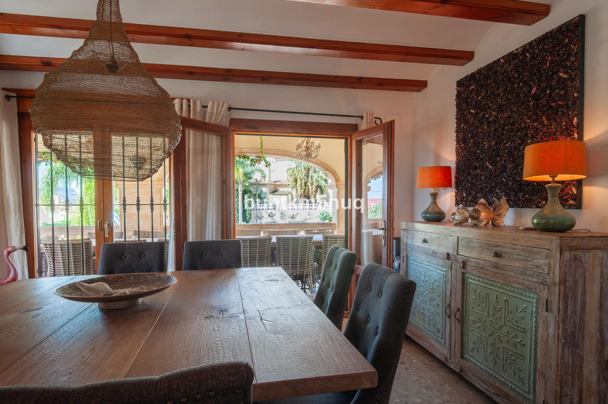 Vrijstaande Villa te koop in Calpe | 8 slaapkamers H5528032