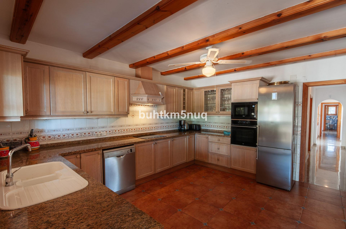 Vrijstaande Villa te koop in Calpe | 8 slaapkamers H5528032