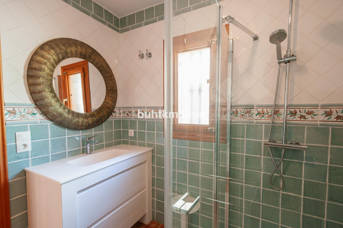 Vrijstaande Villa te koop in Calpe | 8 slaapkamers H5528032