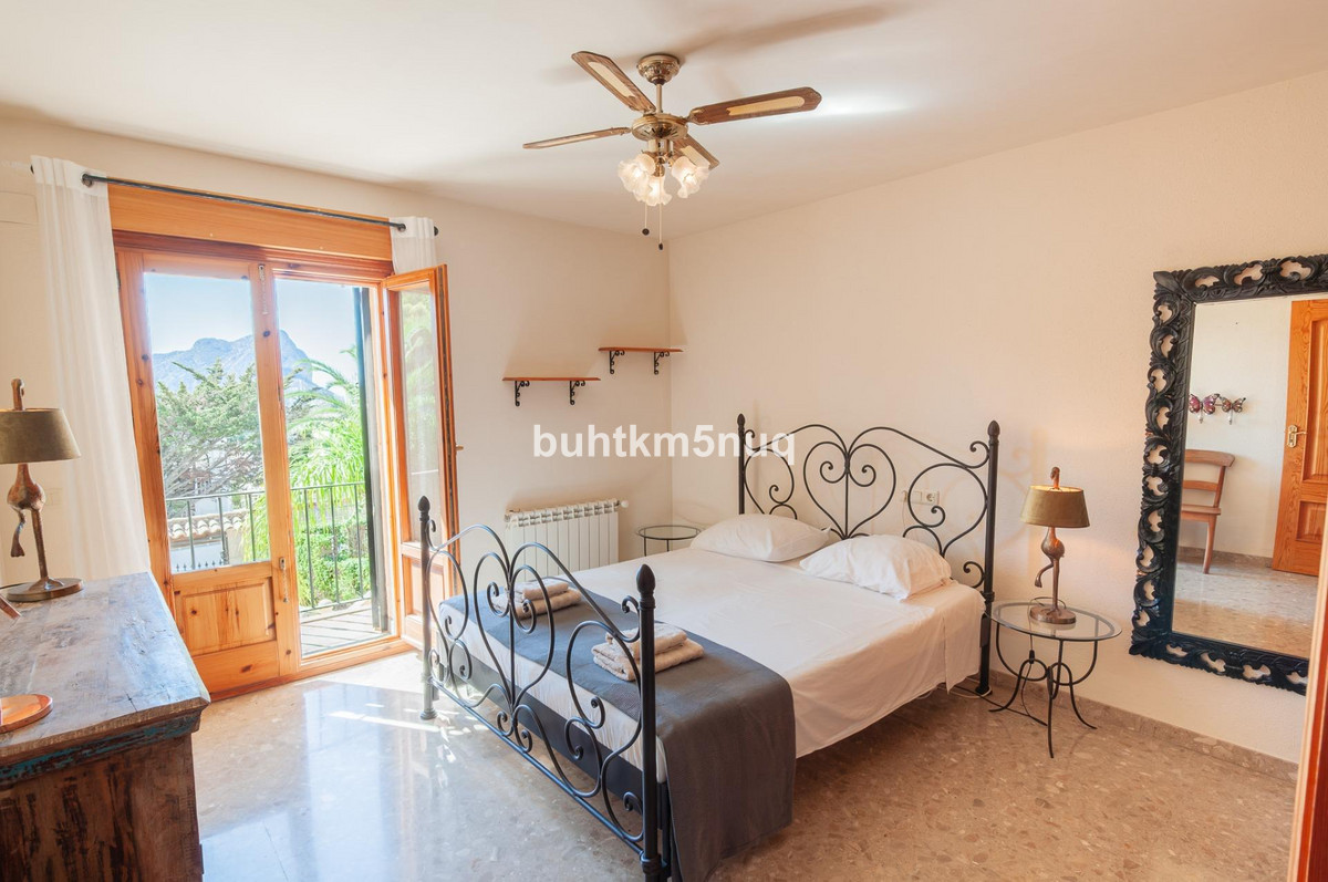 Vrijstaande Villa te koop in Calpe | 8 slaapkamers H5528032
