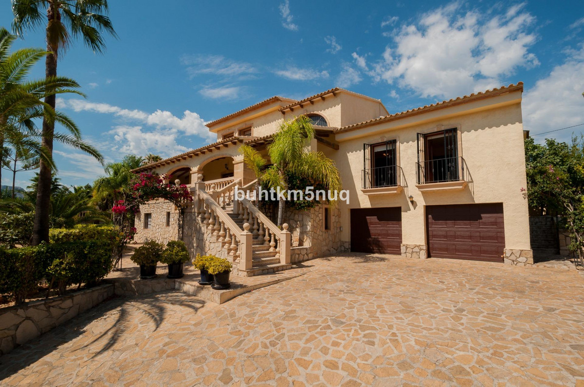Vrijstaande Villa te koop in Calpe | 8 slaapkamers H5528032