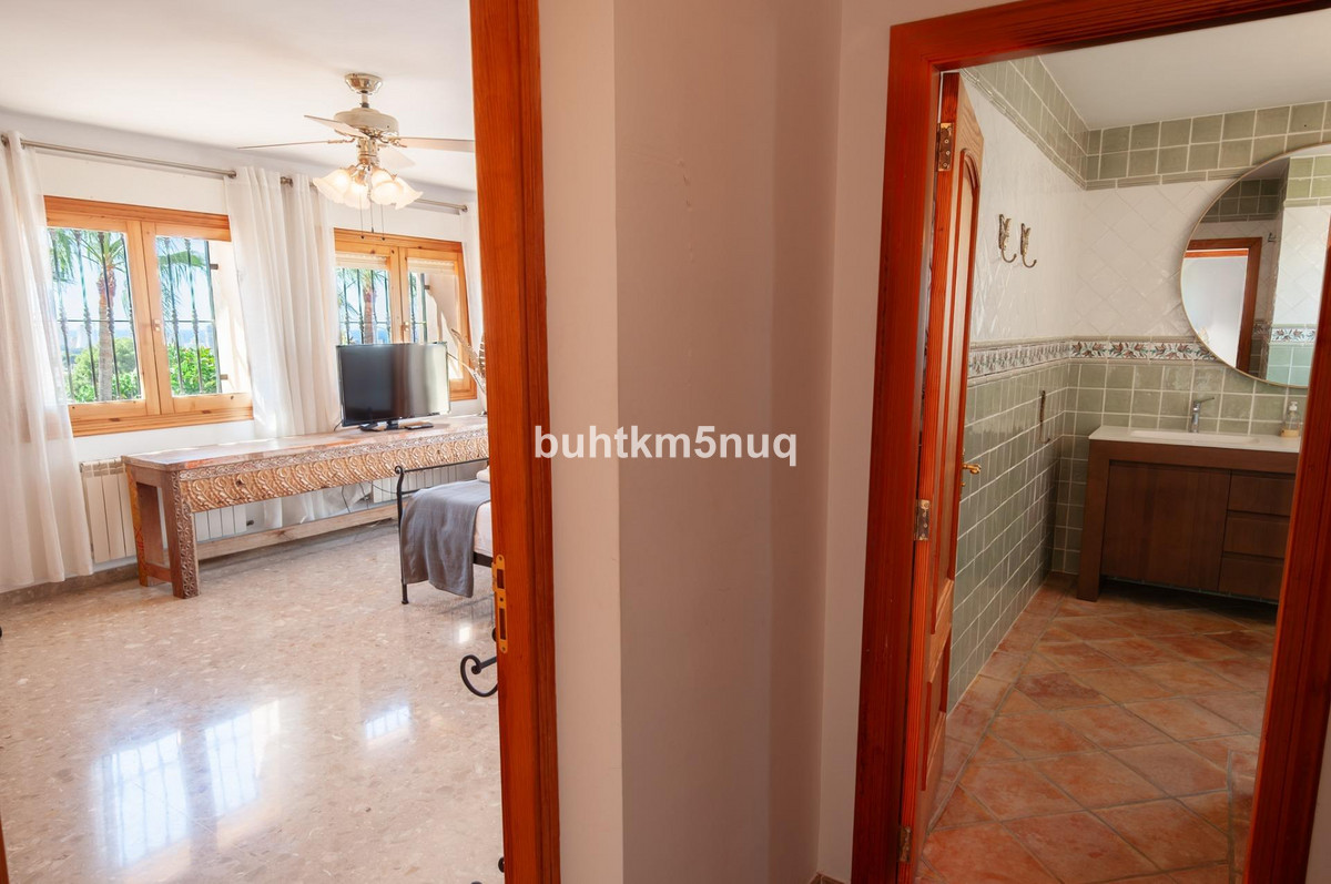 Vrijstaande Villa te koop in Calpe | 8 slaapkamers H5528032