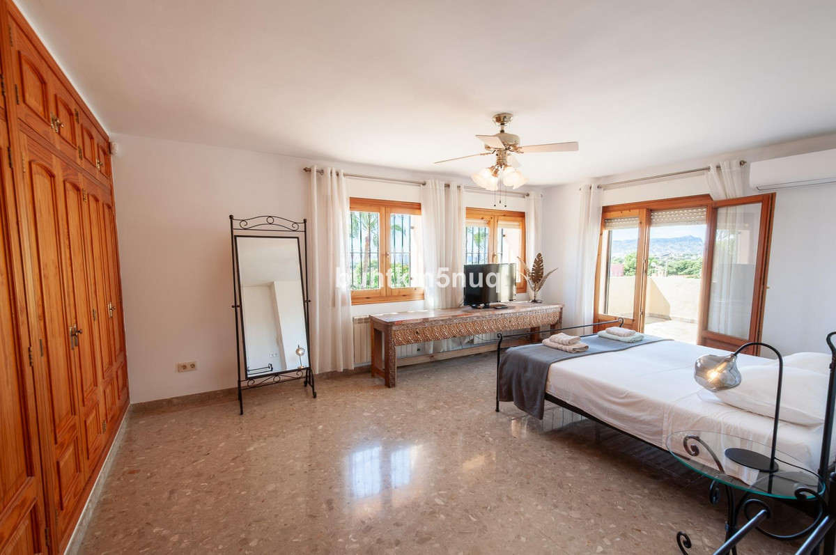 Vrijstaande Villa te koop in Calpe | 8 slaapkamers H5528032
