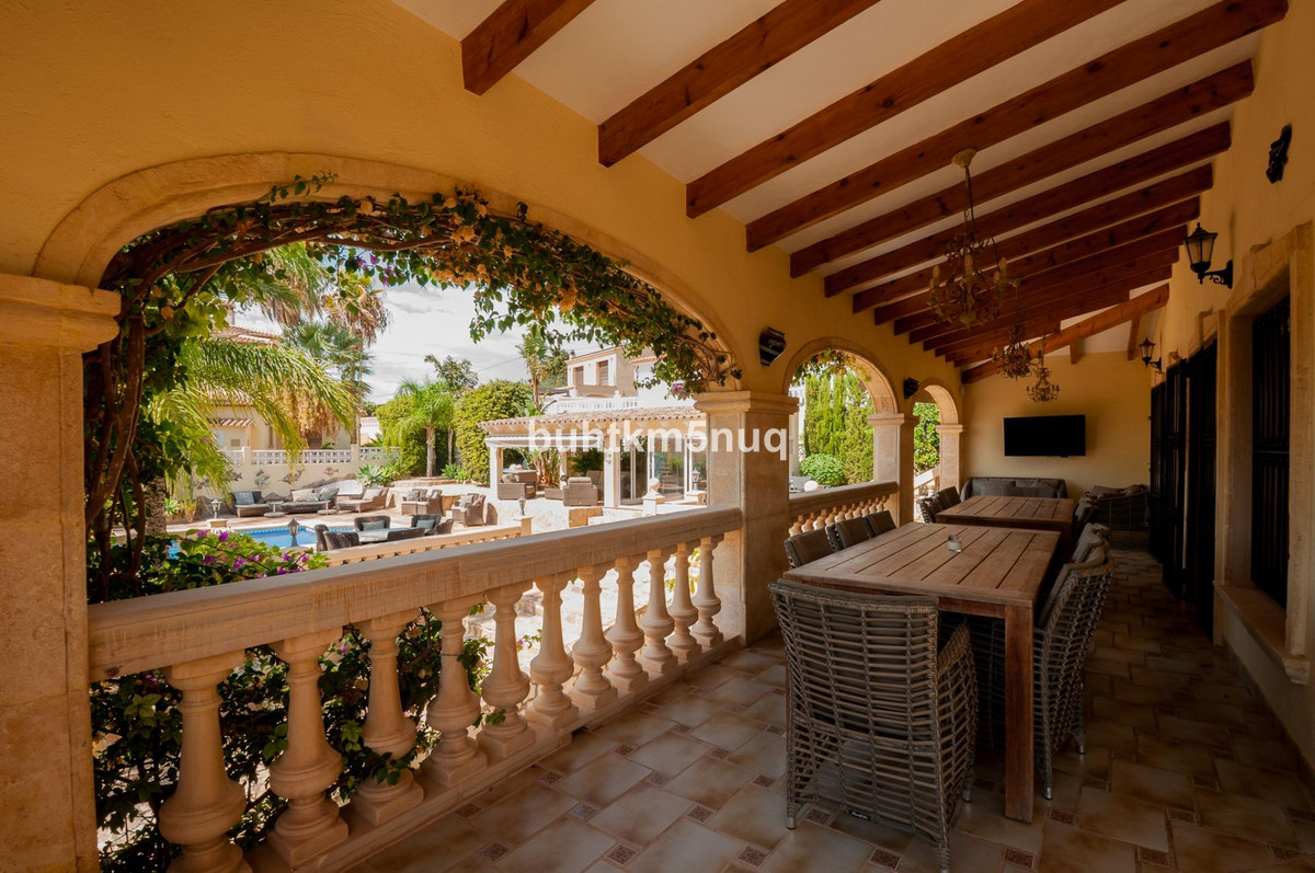 Vrijstaande Villa te koop in Calpe | 8 slaapkamers H5528032