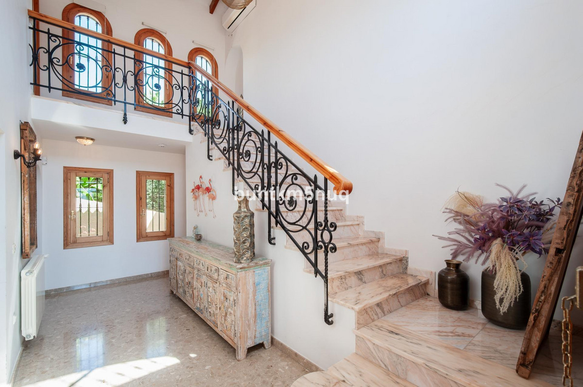 Vrijstaande Villa te koop in Calpe | 8 slaapkamers H5528032