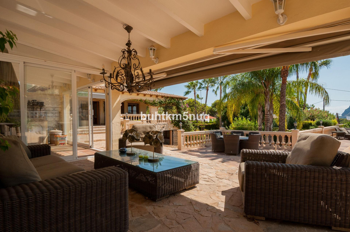 Vrijstaande Villa te koop in Calpe | 8 slaapkamers H5528032