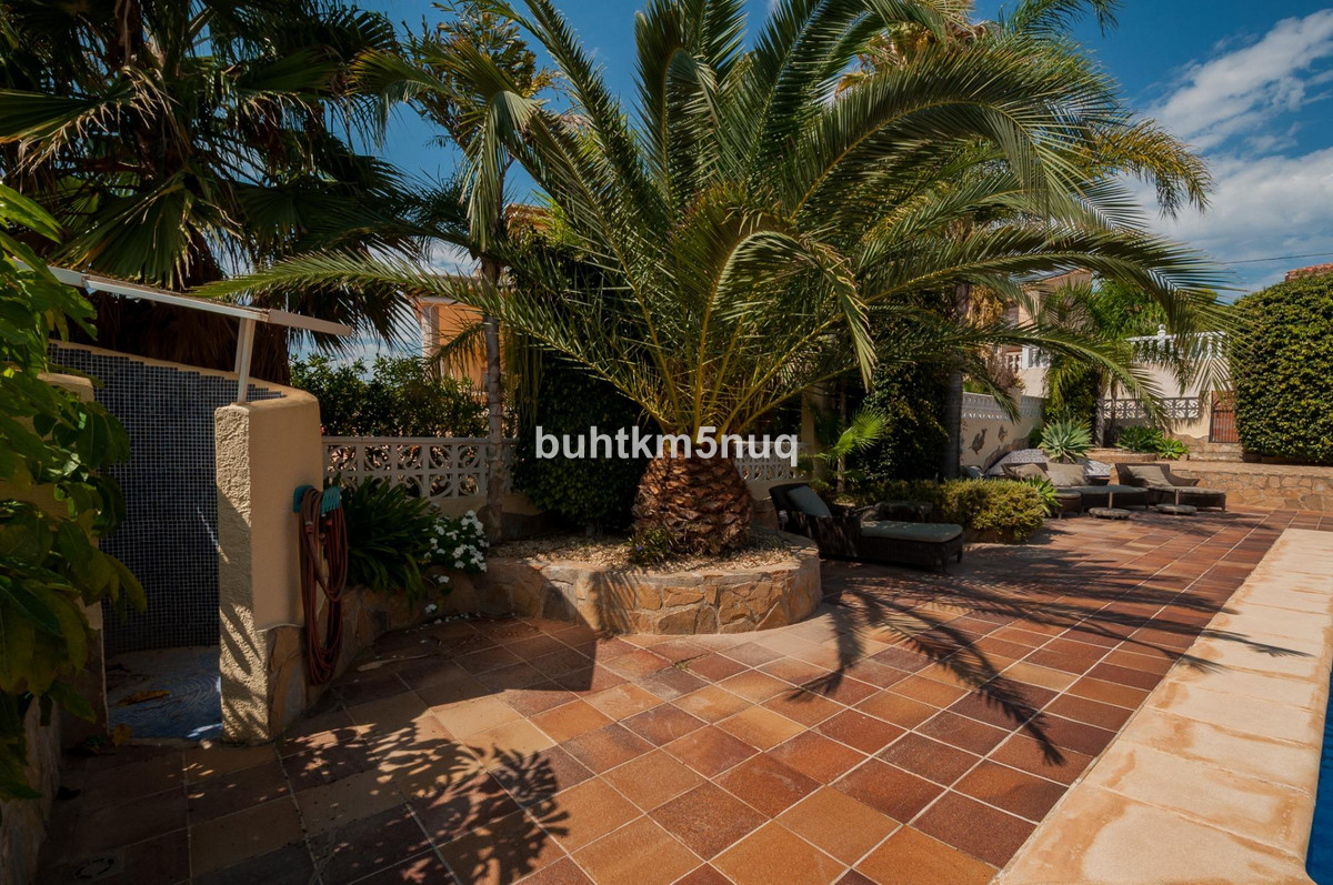 Vrijstaande Villa te koop in Calpe | 8 slaapkamers H5528032