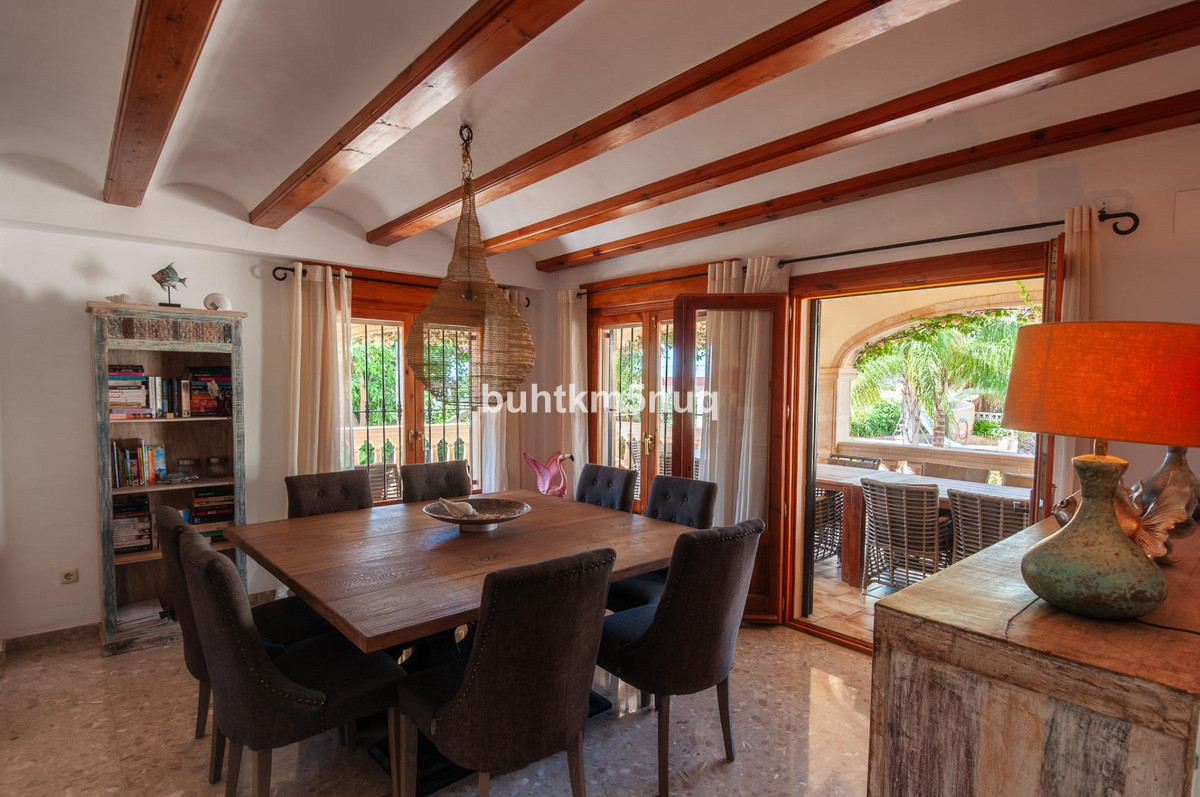 Vrijstaande Villa te koop in Calpe | 8 slaapkamers H5528032