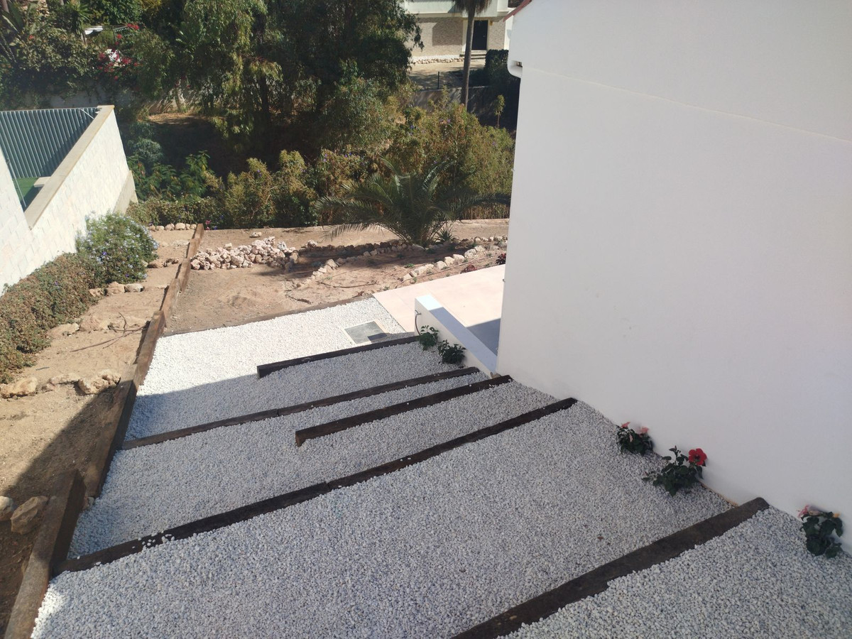 Property main view 80