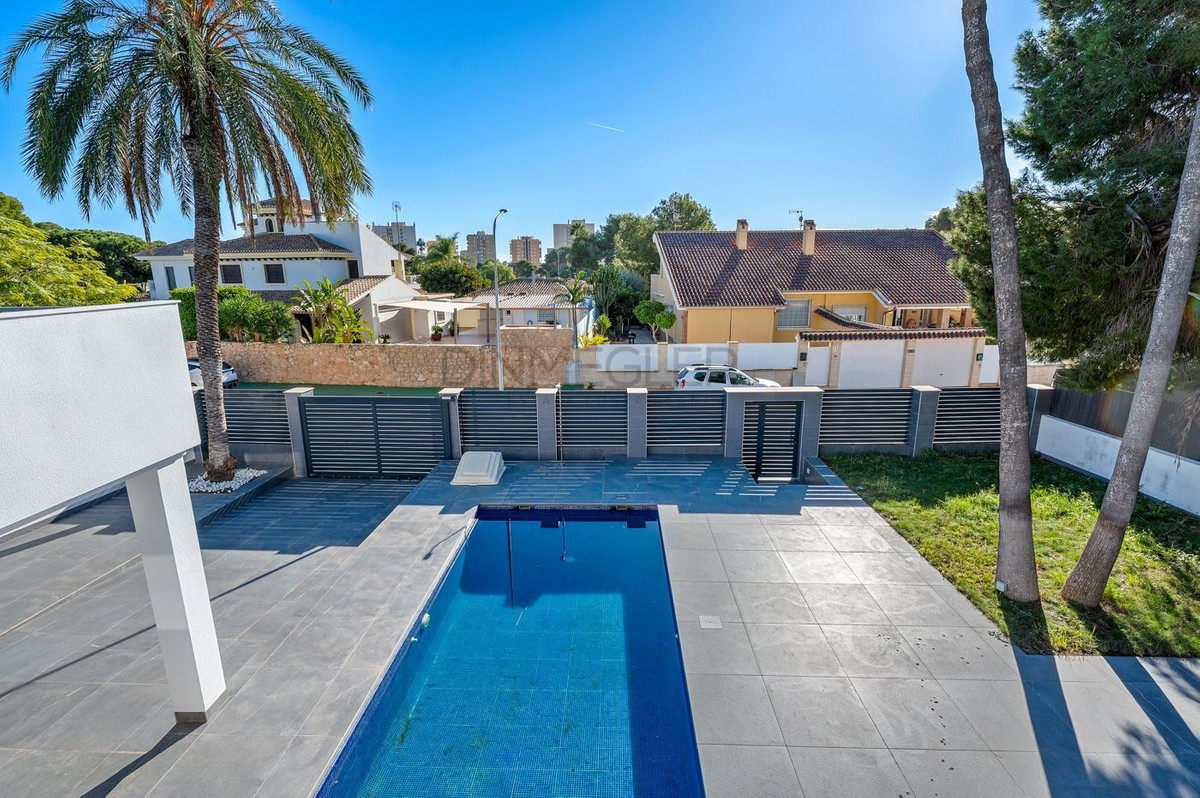 Huis te koop in Campoamor | 4 slaapkamers H5251708