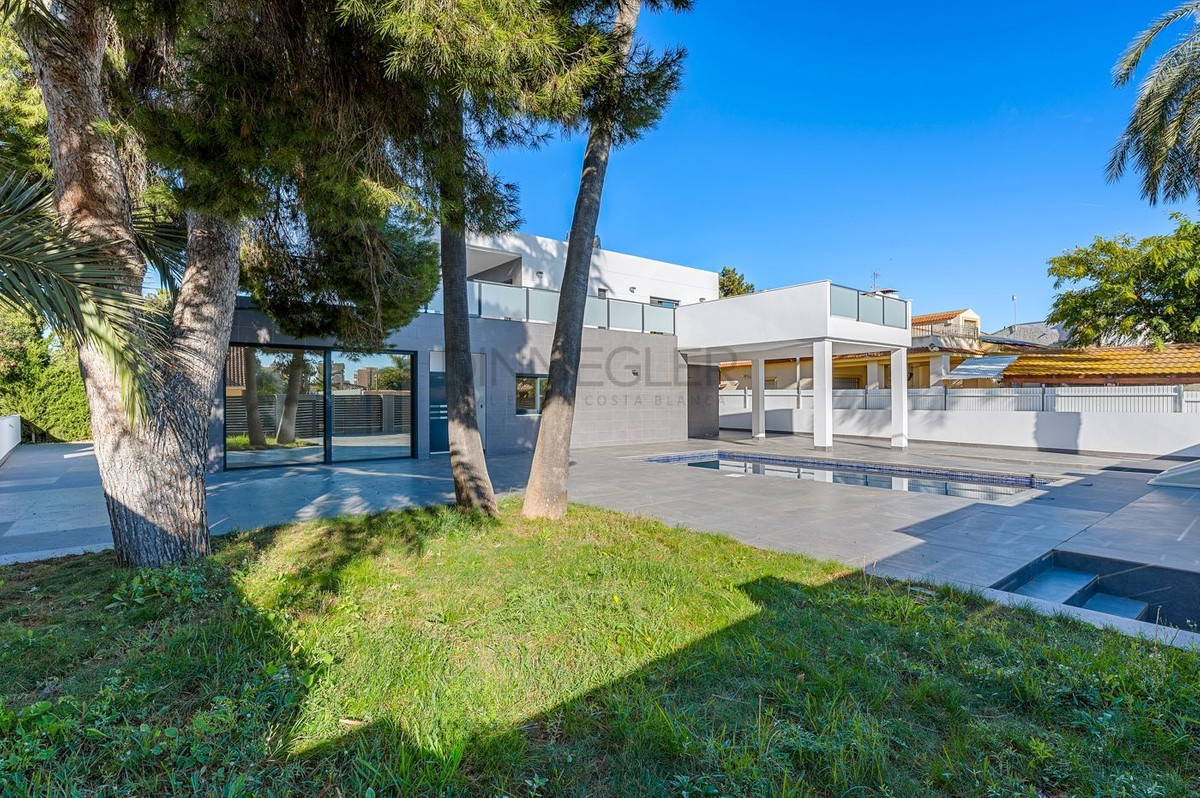 Huis te koop in Campoamor | 4 slaapkamers H5251708