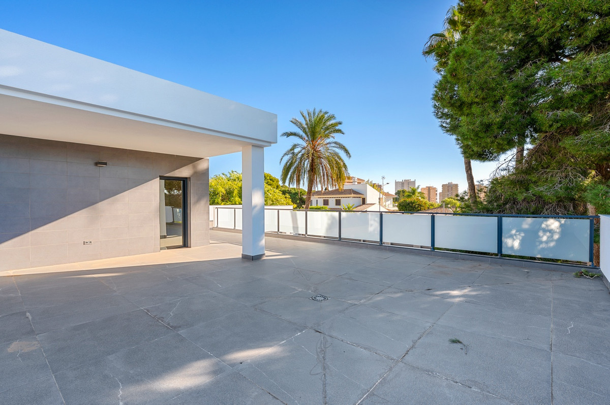 Huis te koop in Campoamor | 4 slaapkamers H5304403