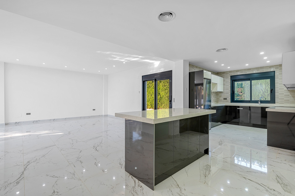 Huis te koop in Campoamor | 4 slaapkamers H5304403