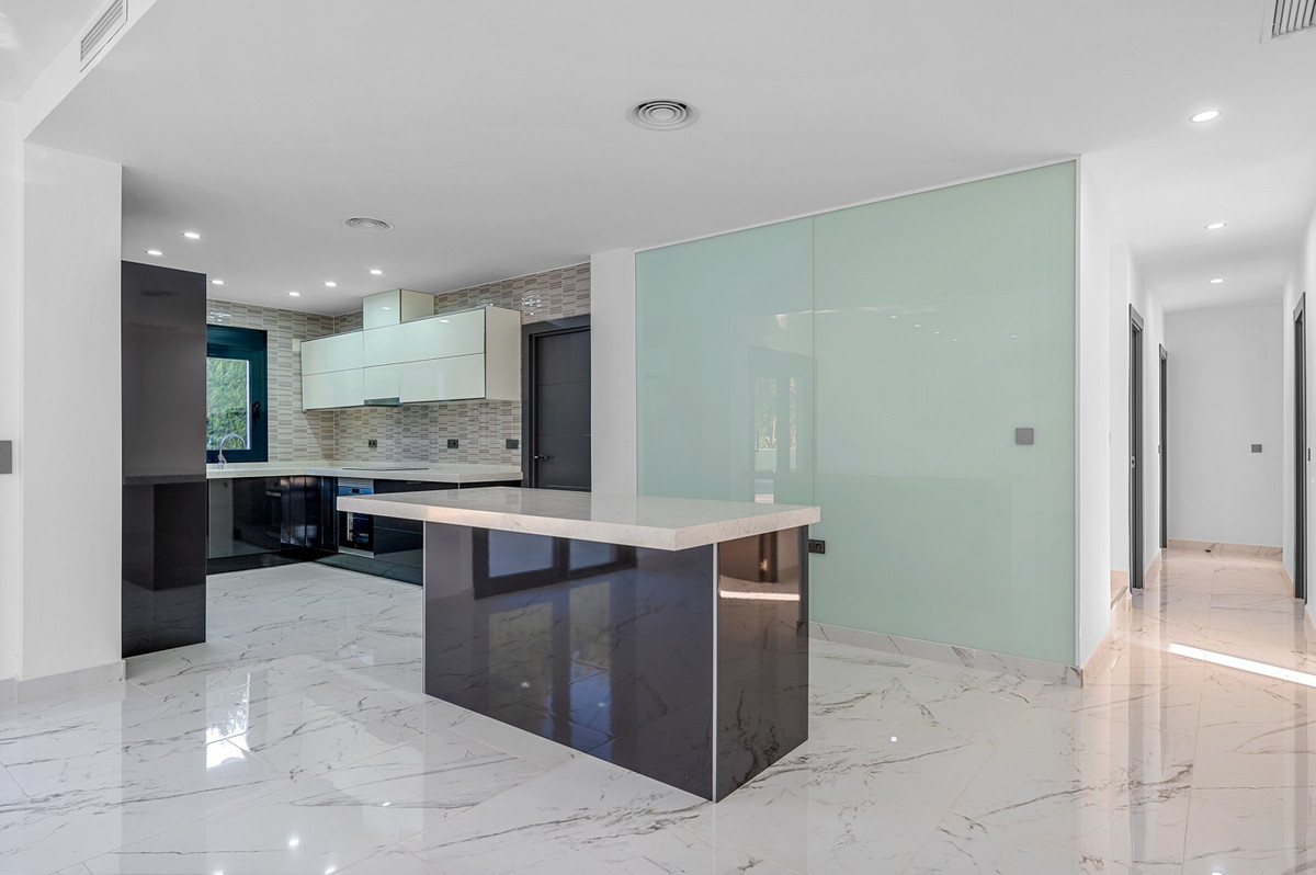 Huis te koop in Campoamor | 4 slaapkamers H5304403