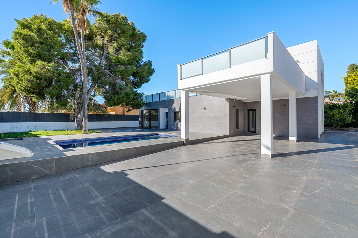 Huis te koop in Campoamor | 4 slaapkamers H5304403
