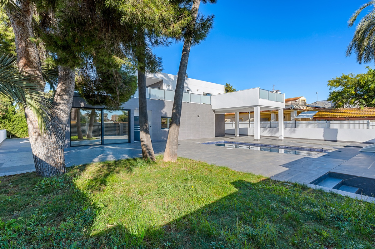 Huis te koop in Campoamor | 4 slaapkamers H5304403